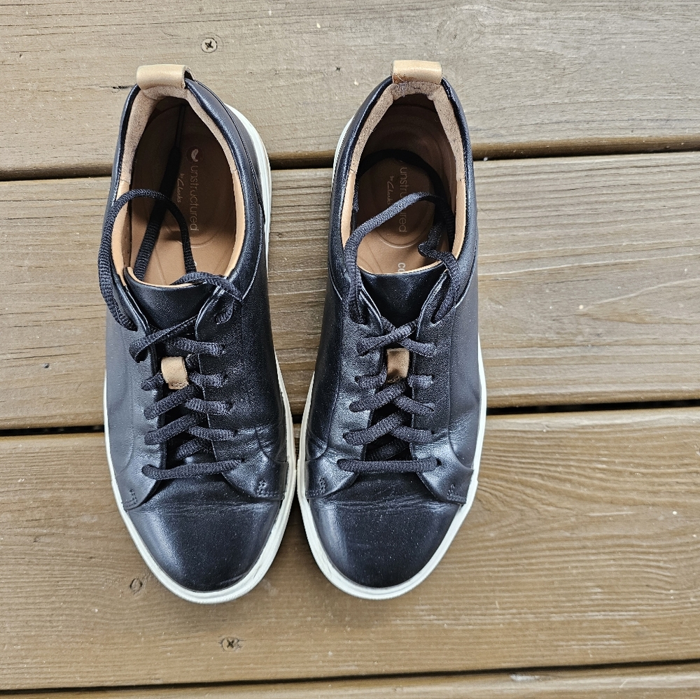 Women's Clarks Size 6 Sneakers